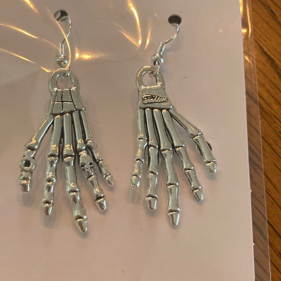 “ sterling silver Skeleton Hands” earrings. - Picture 3 of 3